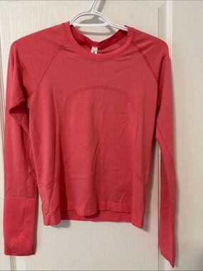 Like new lululemon athletica Long Sleeve Crew in Coral pink